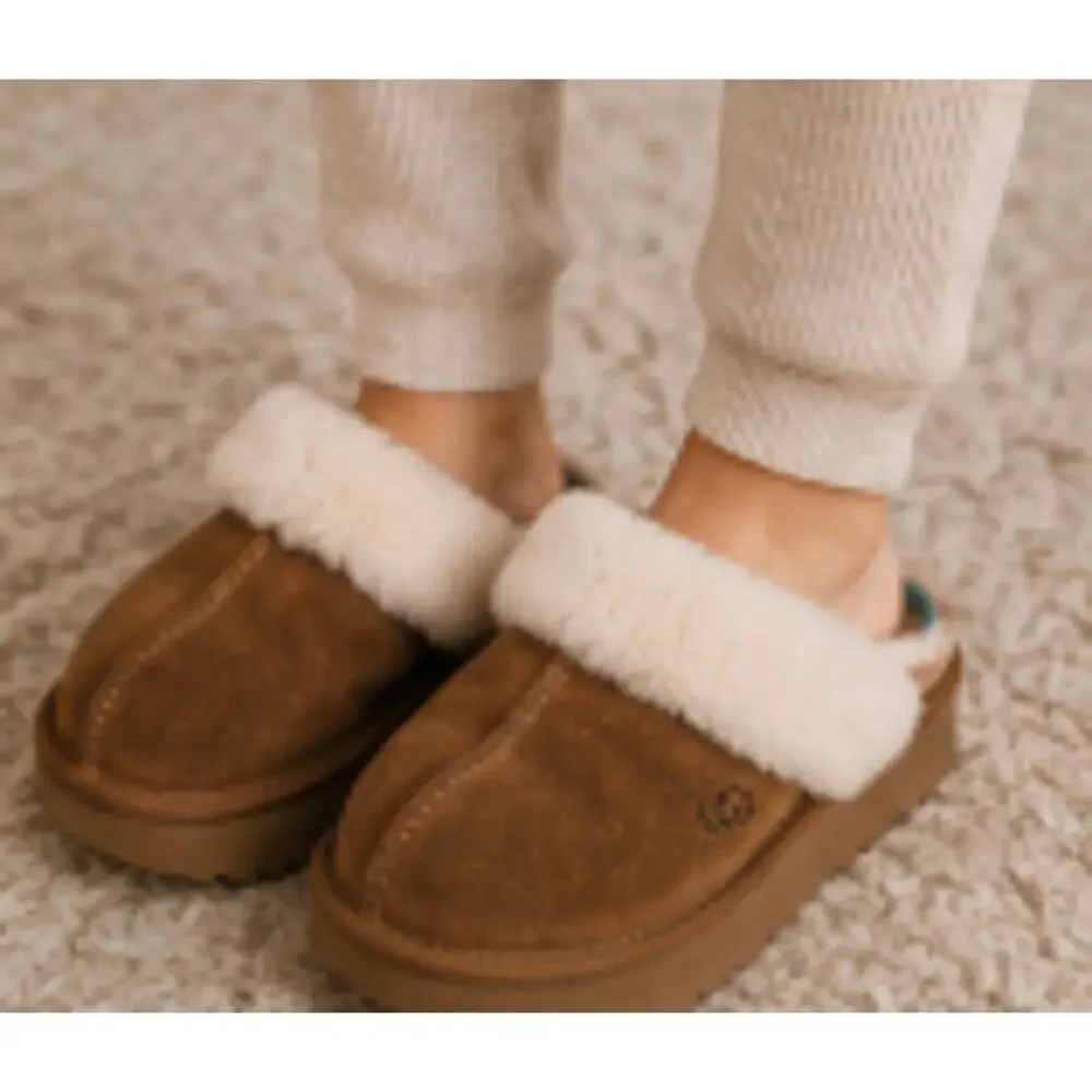 UGG Disquette Slippers Big Kid Size 2.5 big kid Chestnut Platform Shearling Cozy